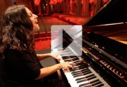 NACH chante « Coeur de pierre » en piano-voix NACH chante « Coeur de pierre » en piano-voix