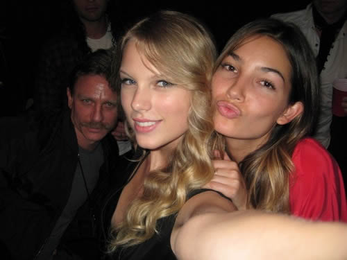 photobomb-daniel-craig-taylor-swift
