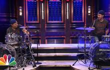 Will Ferrell et Chad Smith s’affrontent à la batterie