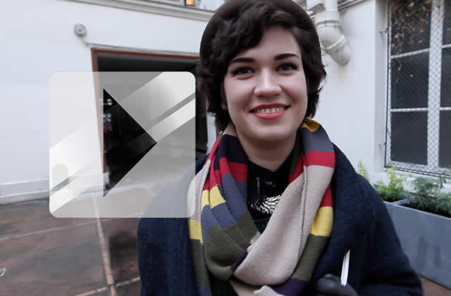 Apolline et son écharpe Dr Who font leur Street Style !