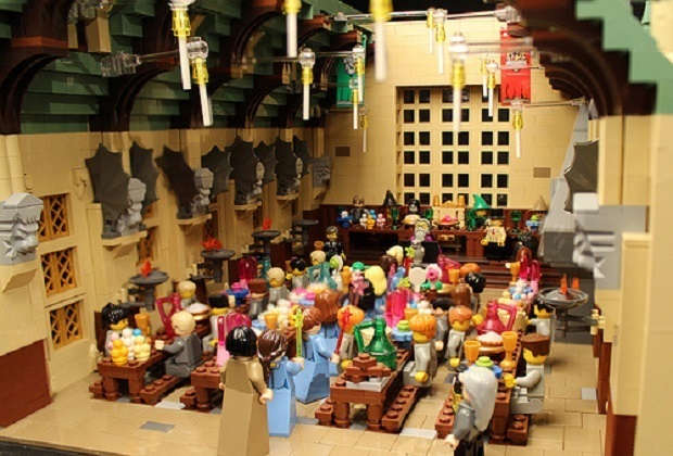 la grande salle du chateau de poudlard lego