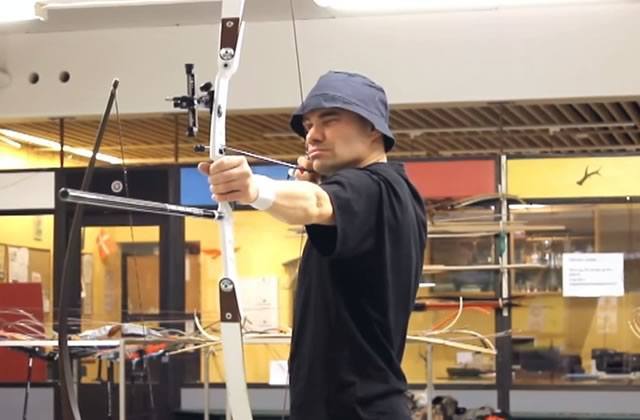Lars Andersen : l’archer qui fait mieux que Katniss, Hawkeye et Legolas réunis
