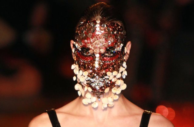Le masque de coquillages et de cristaux de Givenchy – WTF Beauté
