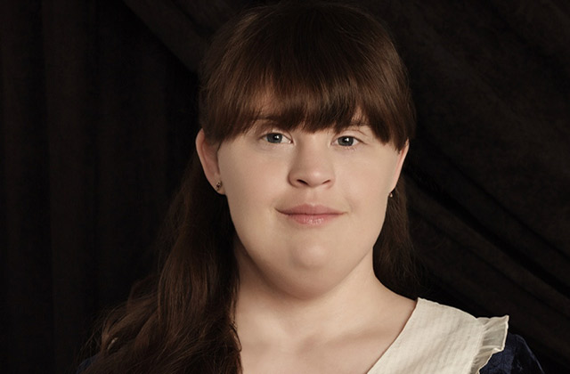 Jamie Brewer, actrice et trisomique, a défilé à la Fashion Week de New York !