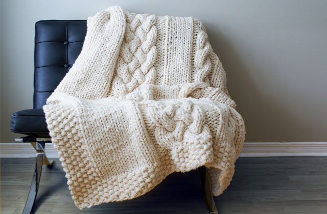 Sélection de plaids moelleux pour ne plus jamais sortir de chez soi