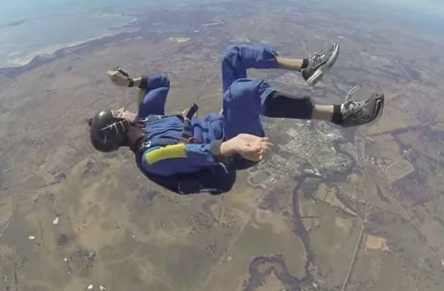 Le sauvetage de l’extrême… en plein milieu d’un saut en parachute