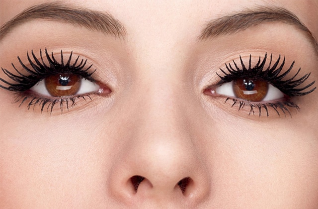 Les soins pour les cils vous donneront des yeux de biche !