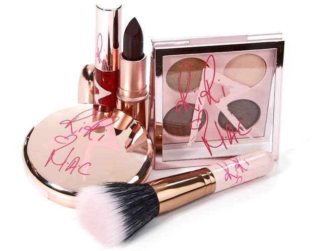 Rihanna Sort Une Collection De Maquillage Avec Mac