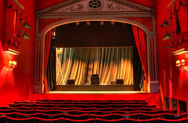Dissertation le theatre est un divertissement