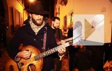 Yodelice en acoustique dans les rues de Pigalle !