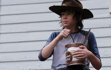 En hommage à Carl (The Walking Dead), il ingère 5 kilos de pudding