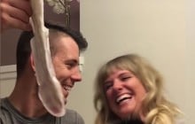 Des garçons ont leurs règles pour la première fois : une expérience hilarante !