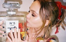 Lily-Rose Depp, nouvelle égérie du Chanel N°5 « Eau »