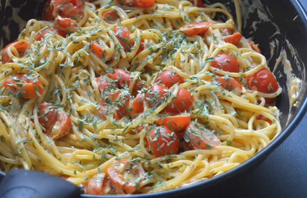 Recette De Spaghettis Veganes Aux Tomates Cerises Et Creme De Coco