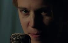 Tom Odell chante « Concrete »… sans son piano !