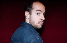 Kyan Khojandi continue la tournée de son spectacle « Pulsions » avec de nouvelles dates !