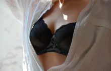 La teinte de rouge à lèvres qui te va le mieux se cache dans ton soutif