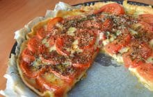 Recette de la tarte aux tomates de mon enfance (attention : orgie de fromage)