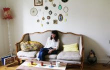 Dans l’appart de Camille, créatrice de bijoux et chineuse de vêtements à Paris