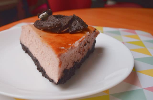 Cheesecake fraises, Oreo et chocolat blanc : la recette limite pornographique