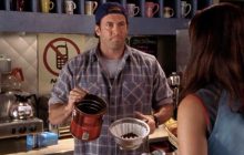Luke de Gilmore Girls sort son propre café, pour vous emmener (en pensée) à Stars Hollow !