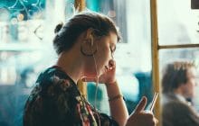 Écoute madmoiZelle partout où tu vas avec notre podcast audio !