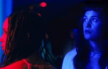 Zoë Kravitz ensorcèle Lola Kirke dans le trailer de Gemini