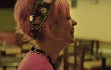 Lily Allen sort le clip de « Trigger Bang » et annonce la sortie de son nouvel album