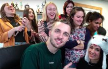 10 youtubeuses chez Squeezie pour un défi entre talent, gaming & rigolade
