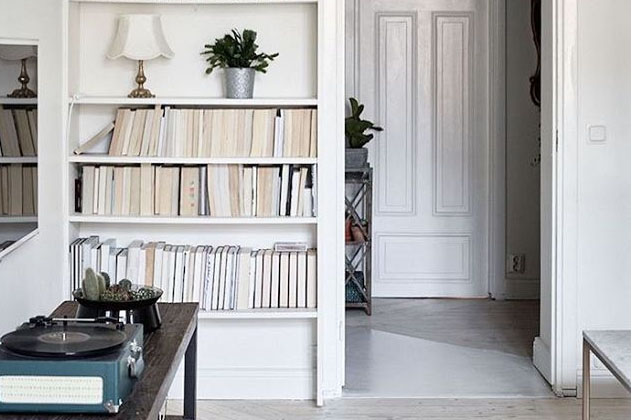 decoration-minimaliste-bibliotheque.jpg