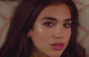 Dua Lipa collabore avec une nouvelle marque d’H&M