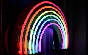 Comment l’arc-en-ciel est devenu LE symbole LGBT ?