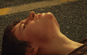 Christine and The Queens dévoile l’envoûtant « Doesn’t Matter (Voleur de soleil) »