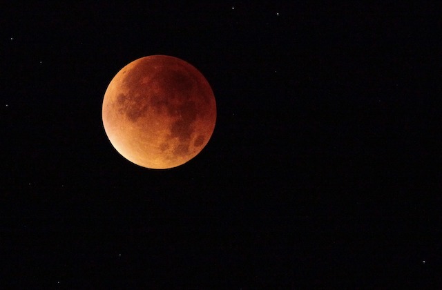 eclipse-lunaire-longue-siecle.jpg