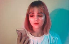 De quoi une femme peut-elle parler sur YouTube ?