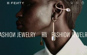 Cette mannequin Fenty non-retouchée porte ses cicatrices avec fierté