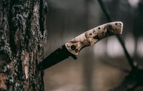 Un homme poignardé pour cause d’abus de spoilers