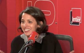 Sophia Aram allume les homophobes hypocrites