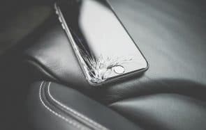 Top 3 des façons con de casser son téléphone (testées & approuvées)