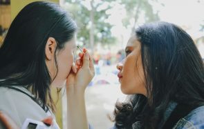 10 cadeaux pour aider ta pote qui adorerait porter du make-up