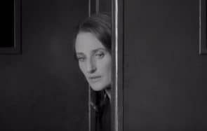 Chanel sort des pubs marrantes, avec Camille Cottin bien sûr !