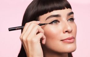 Le nouvel eye-liner Benefit va t’aider à dessiner ton regard de biche