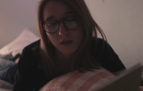 La chanson sur la procrastination à écouter en boucle au lieu de faire ton ménage