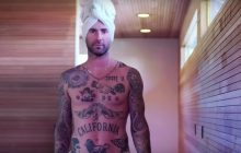 Les tétons d’Adam Levine au Super Bowl, un beau double standard
