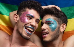 Marc Jacobs offre leur maquillage de mariage à des couples LGBT !