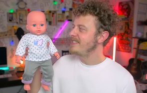Norman est papa et parle de son bébé en vidéo !
