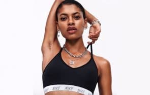 Une mannequin Nike a les aisselles poilues, et il faut la soutenir !