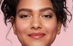 Benefit va sortir du maquillage pour les yeux et du bon !