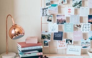 Comment faire un joli vision board et l’intégrer à ta décoration