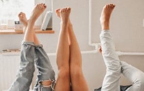Rétention d’eau et jambes lourdes : comment limiter la gonflette ?